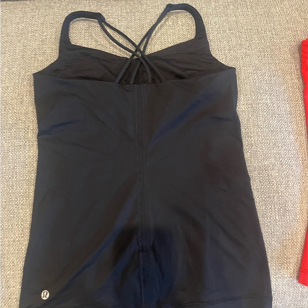 Lululemon size 6 tank